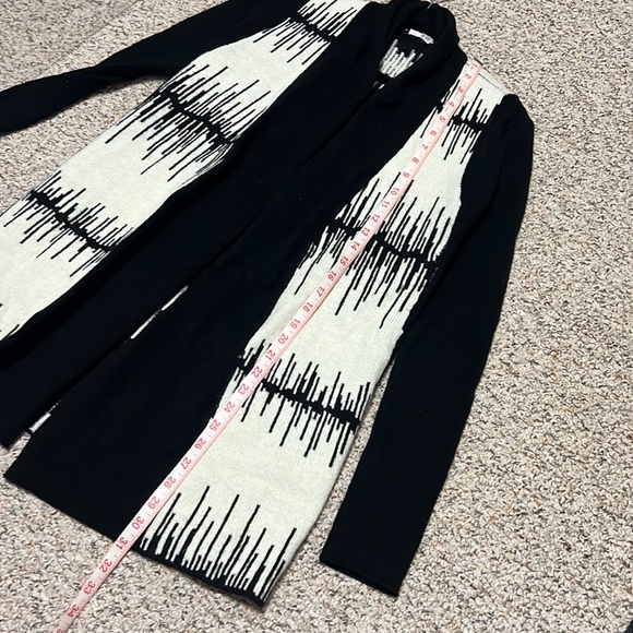 ❤️ BB Dakota Sweater - Picture 3 of 7